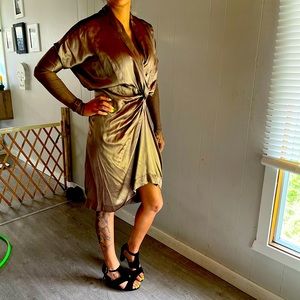 Got as a gift but not my style :( super elegant!! 100% silk satin elm design